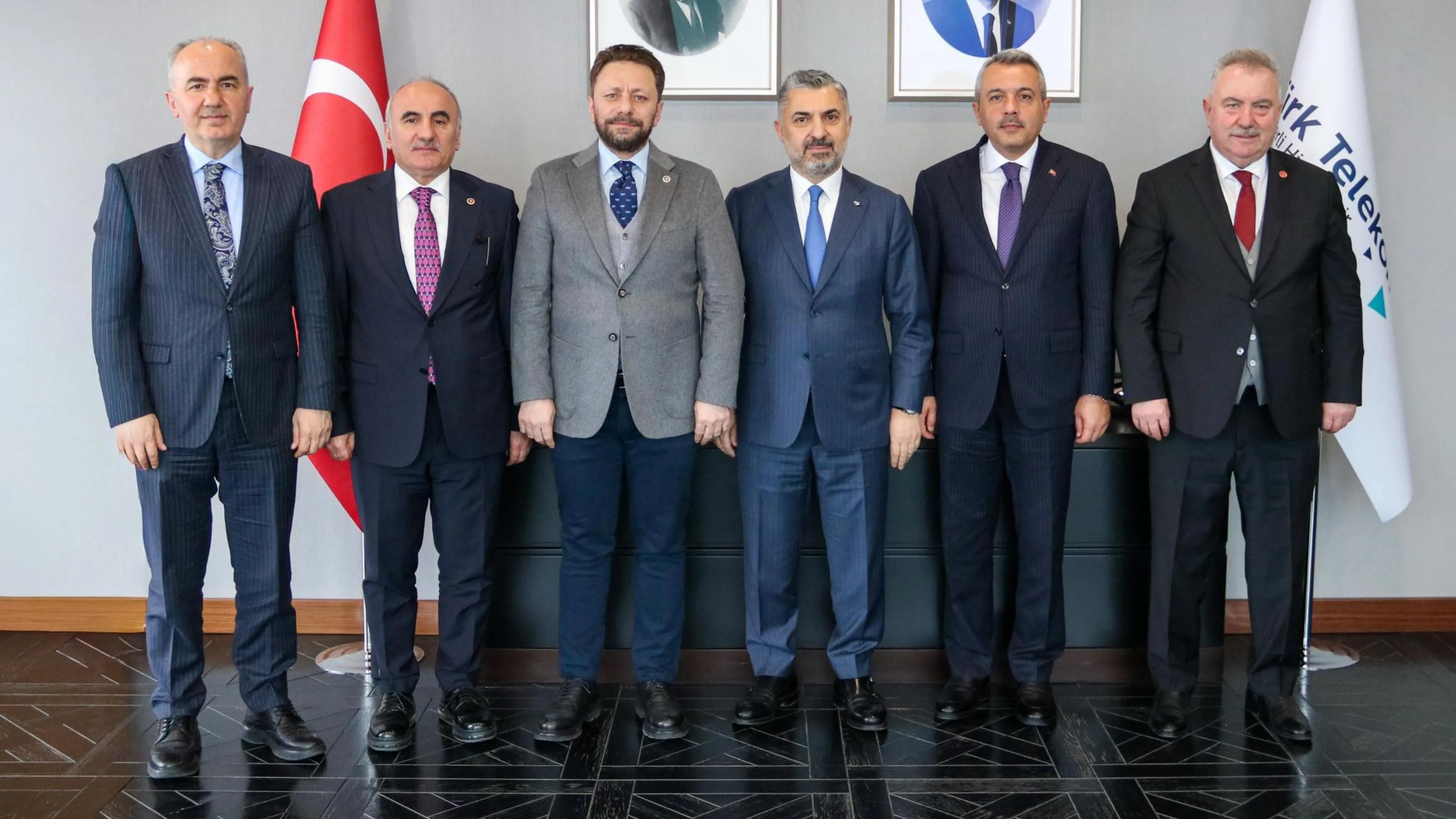 Rize heyetinden Türk Telekom CEO’su Ebubekir Şahin’e ziyaret