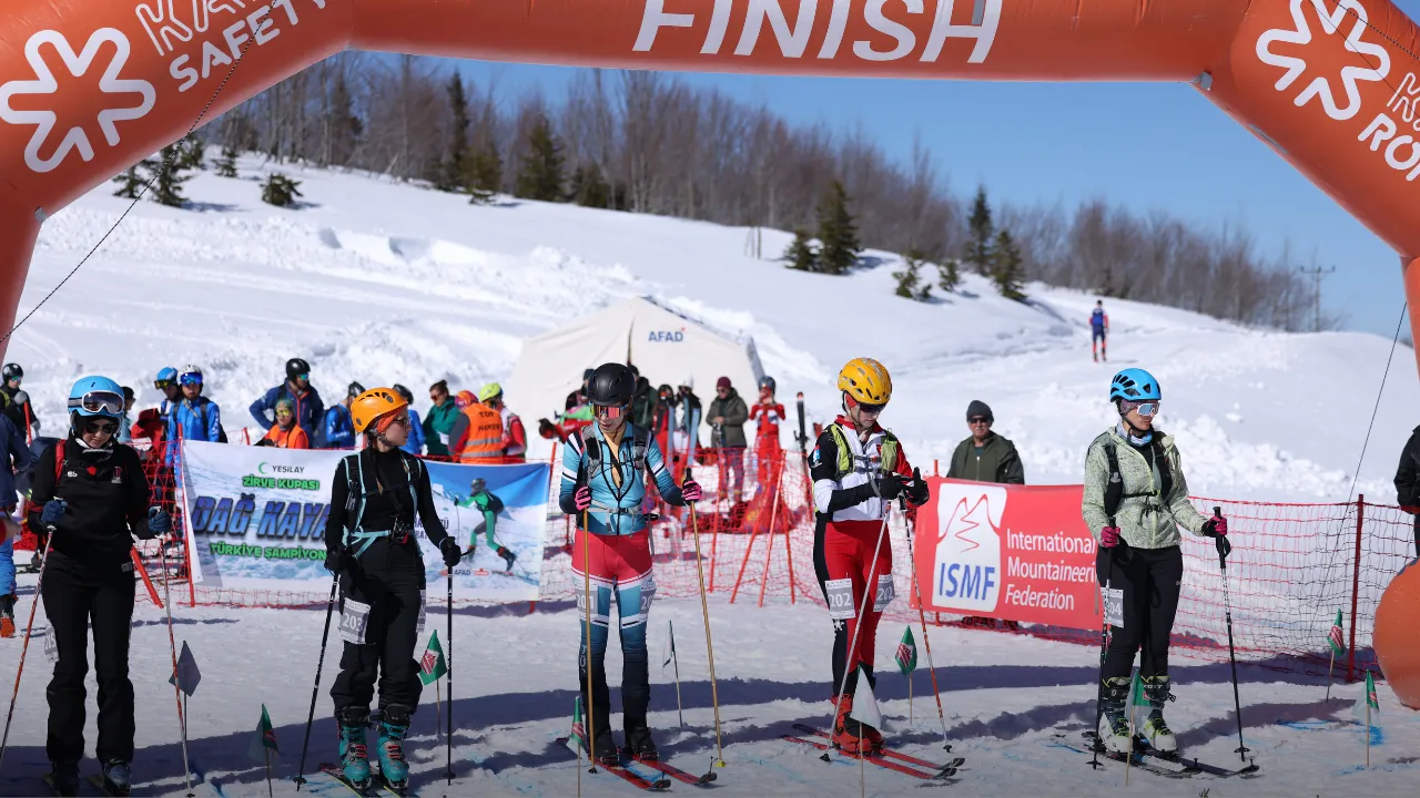 Yeşilay Zirve Kupası Dağ Kayağı Türkiye Şampiyonası, Rize'de tamamlandı
