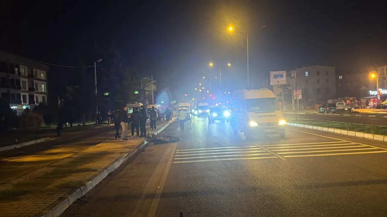 Motosikletler çarpıştı: 1 ölü, 3 yaralı