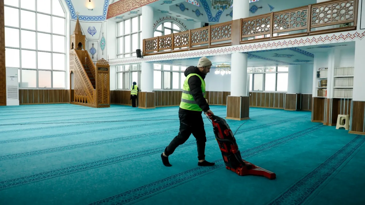 İlkadım Belediyesi’nden Cami ve mescitlerde temizlik çalışması
