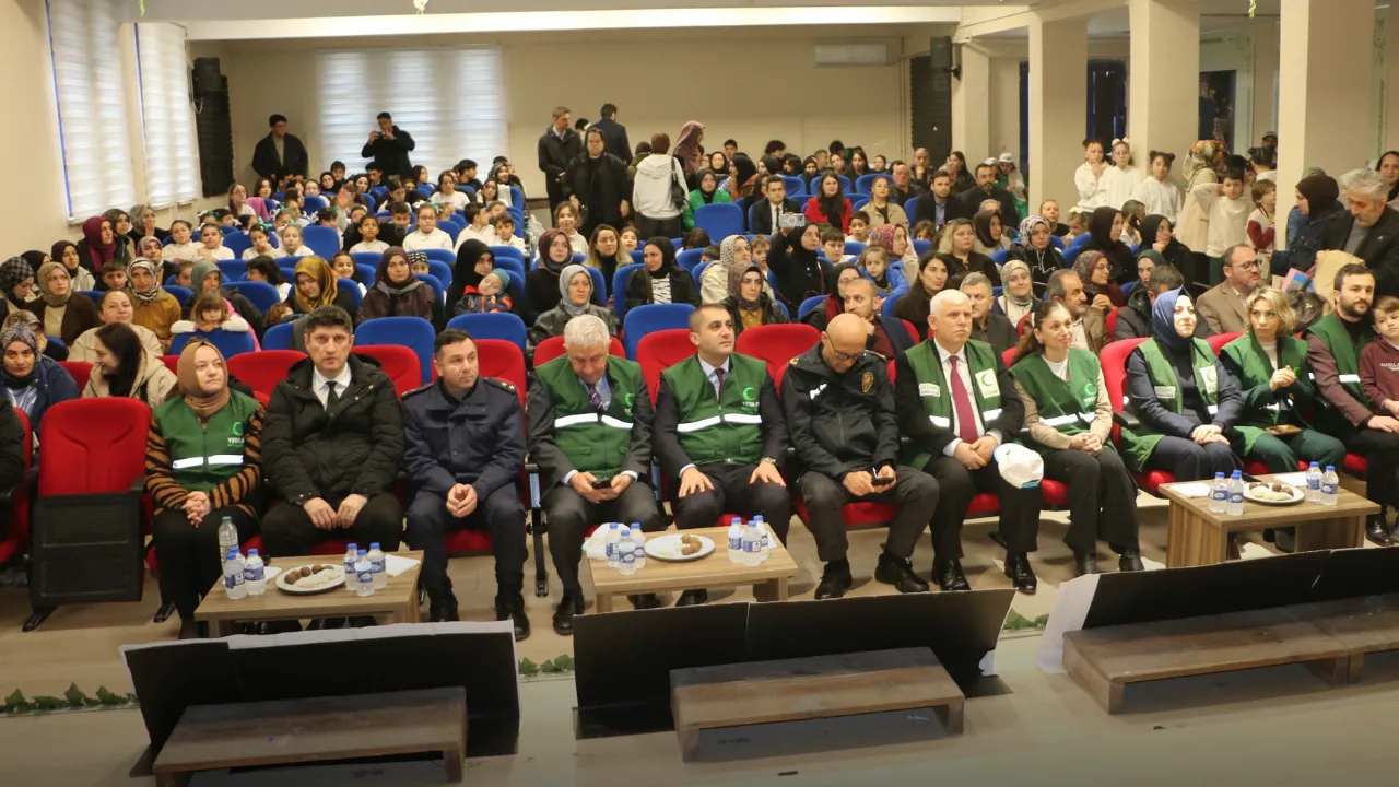 Of'ta bağımlılıkla mücadele temalı müzikli gösteri yarışması düzenlendi