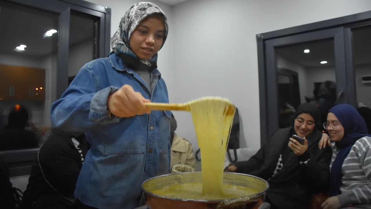 Trabzon'daki yabancı öğrenciler Türk yemeklerine merak saldı