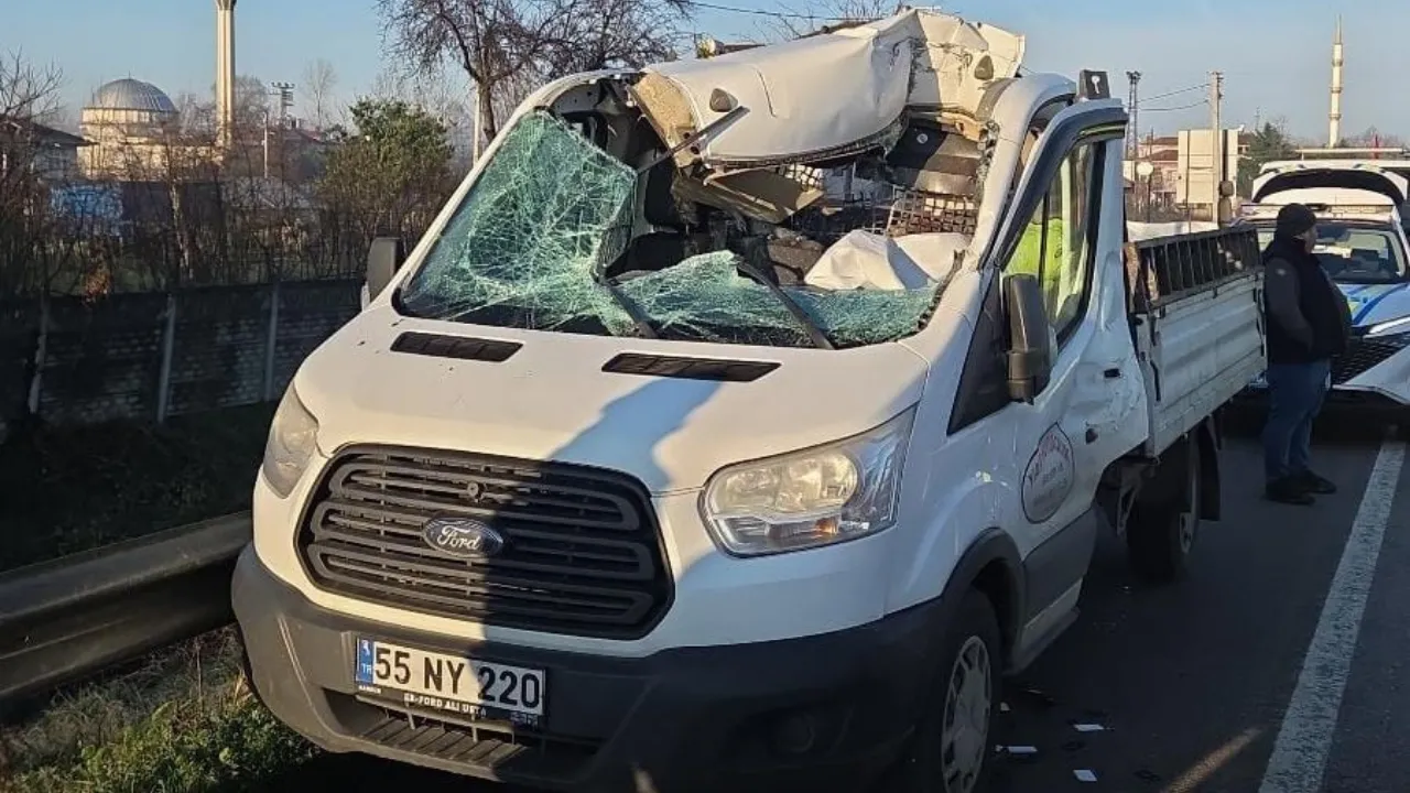 TIR'daki beton bloka kamyonet çarptı; 1 ölü, 1 yaralı