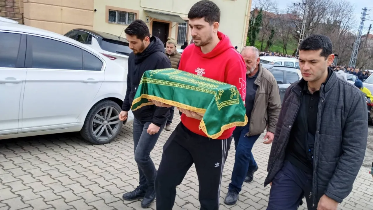 1,5 aylık bebek yaşama tutunamadı