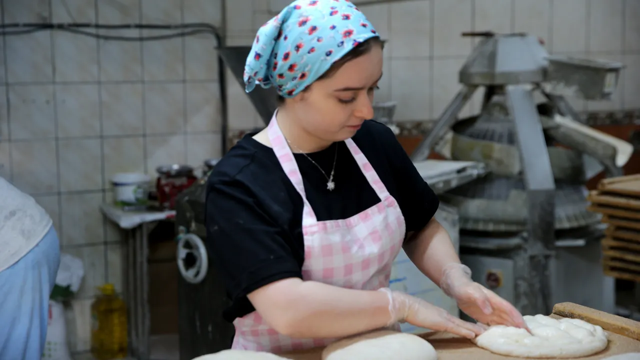 Aşçılık mezunu kızı fırıncı babanın en büyük destekçisi oldu