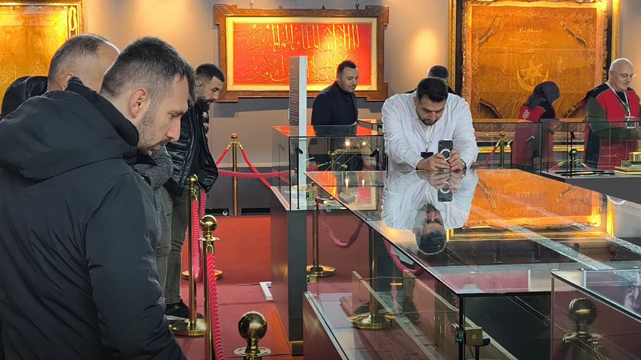 Tokat’ta ‘Kutsal Emanetler ve Vakıf Eserleri Sergisi’ açıldı