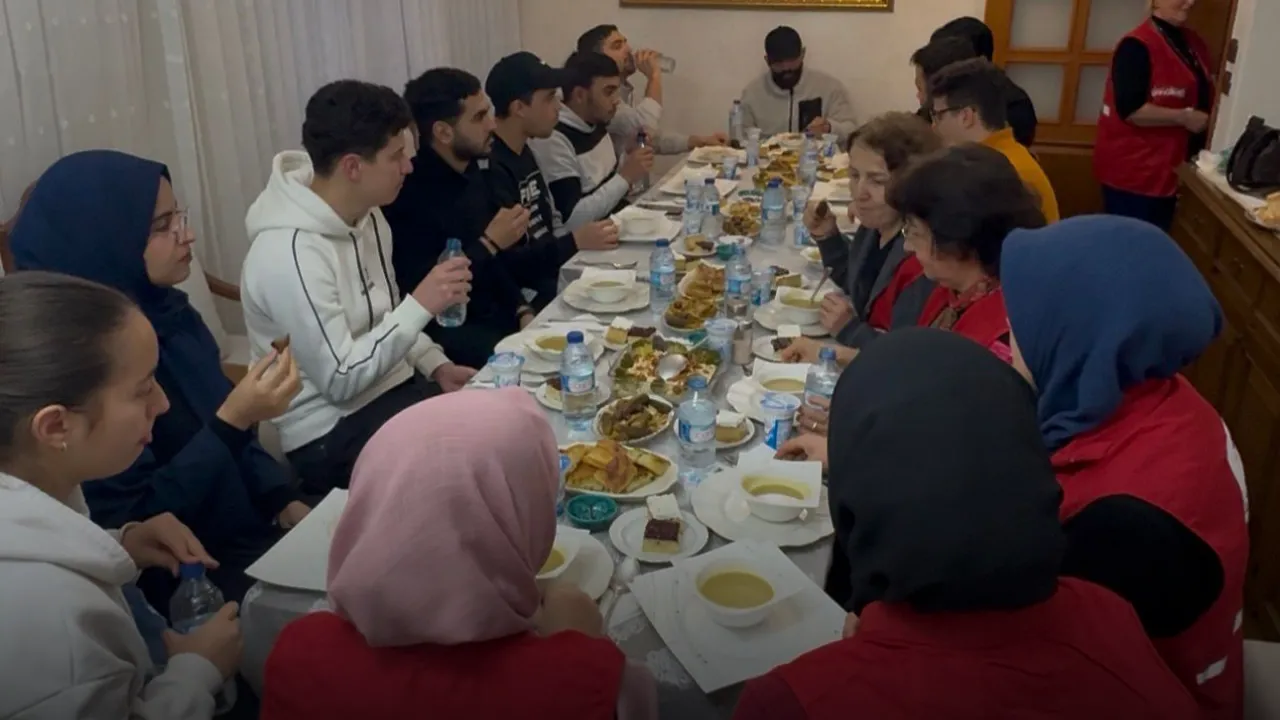 Kızılay’dan Bolu’daki Gazzeli öğrencilere iftar