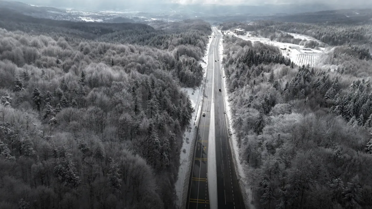 Karla kaplı Bolu Dağı dron ile görüntülendi