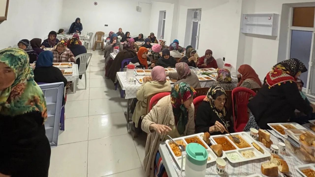 Samsun’da 5 yıldır aynı sofrada iftar