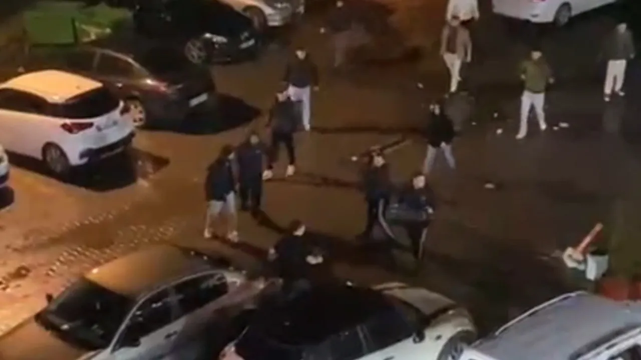 AVM otoparkındaki bıçaklı kavga kamerada