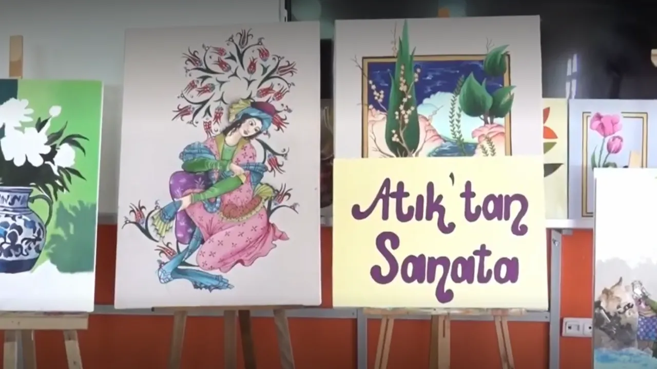 Rizeli öğretmen atık malzemeleri sanata dönüştürüyor