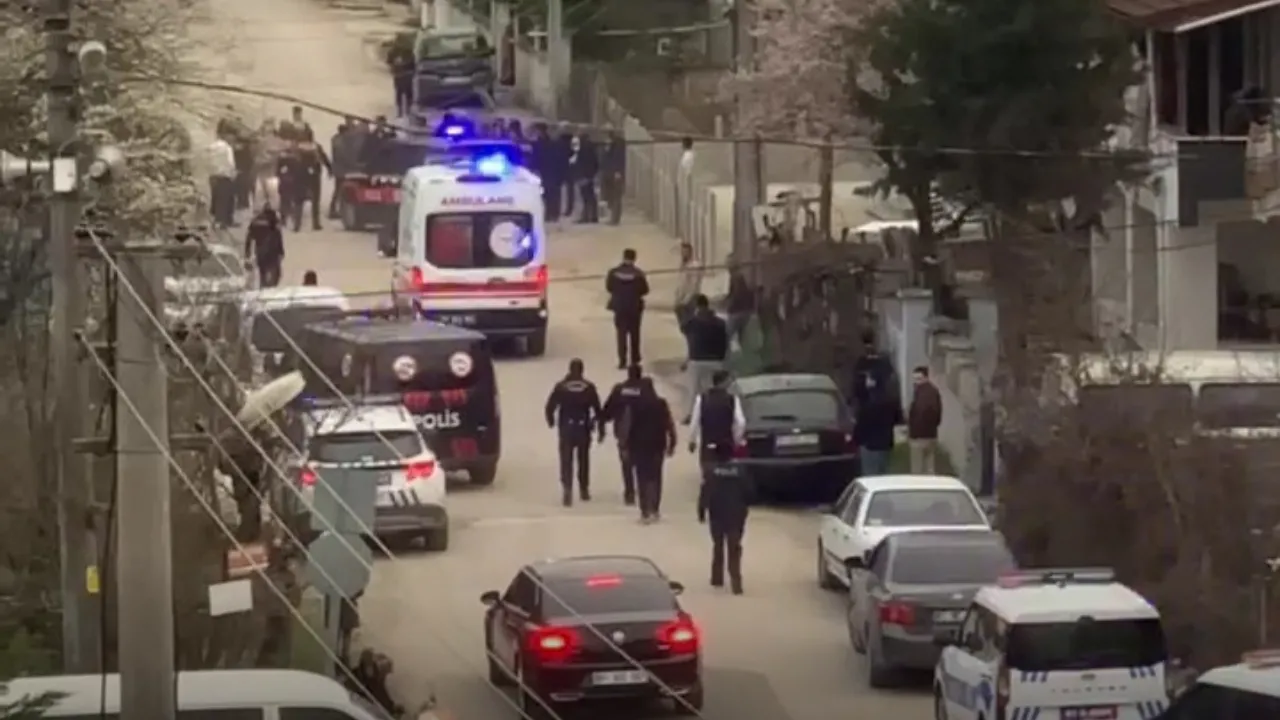 Düzce'de silahlı kavga: 2’si silahla 3 yaralı