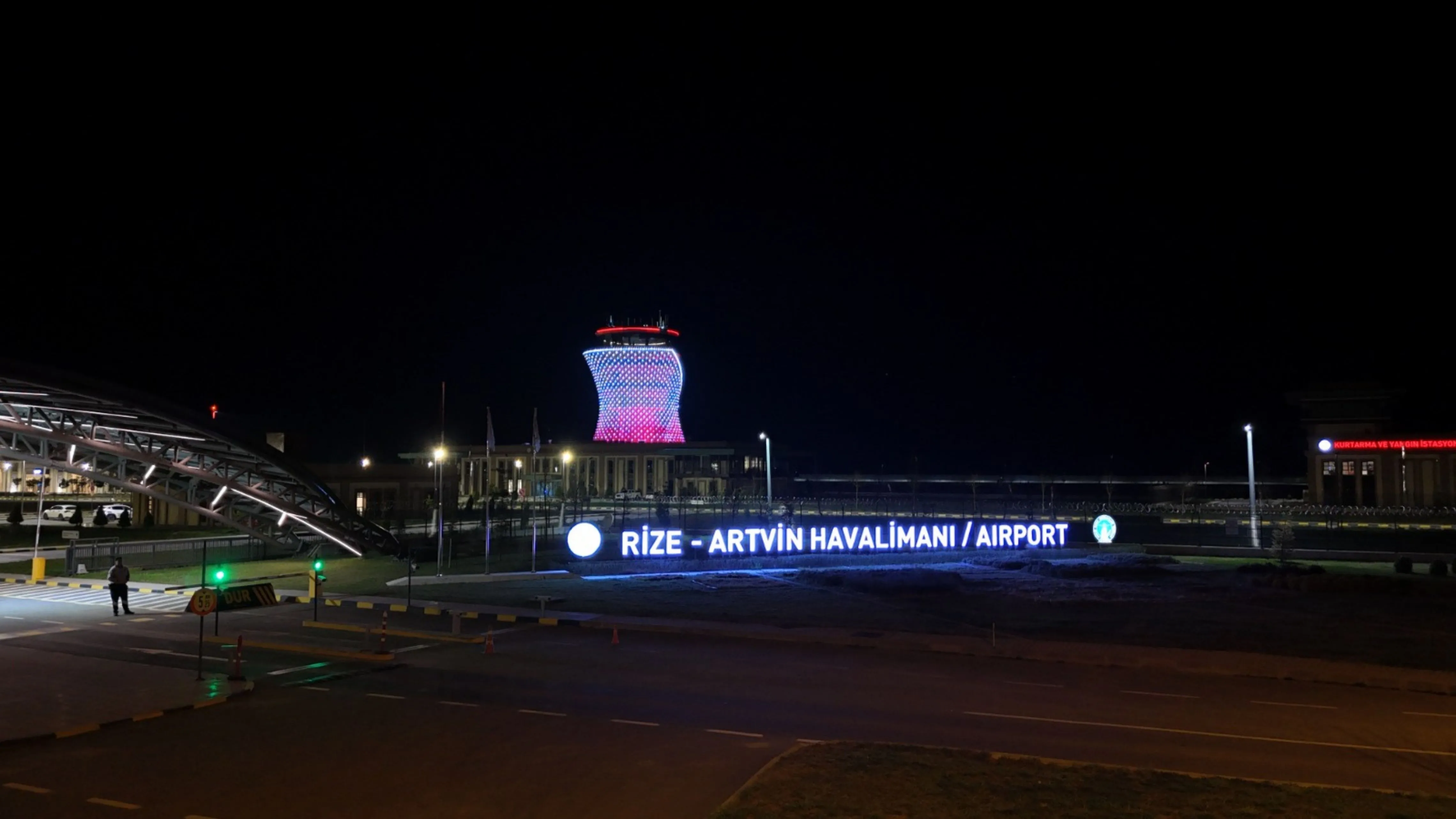 Rize-Artvin Havalimanı'nı 2 ayda 198 bini aşkın yolcu kullandı