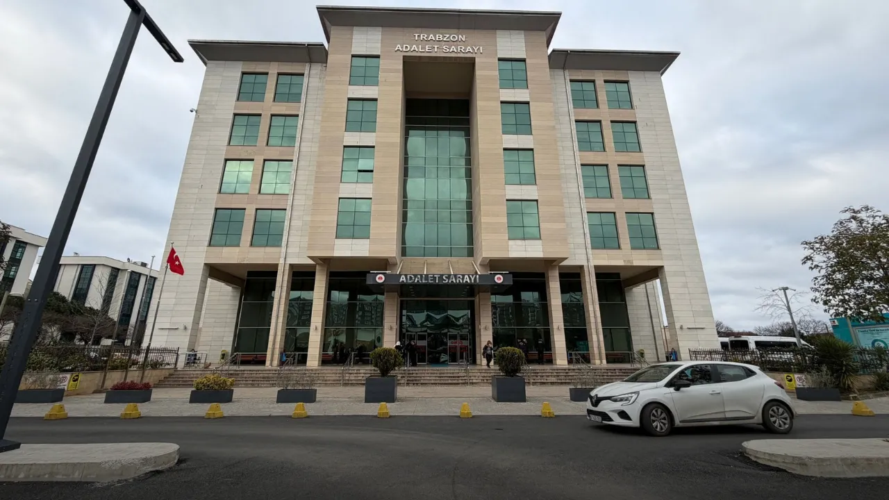 Boşanma aşamasındaki eşi tarafından katledilen Sinem, komşusundan yardım istemiş