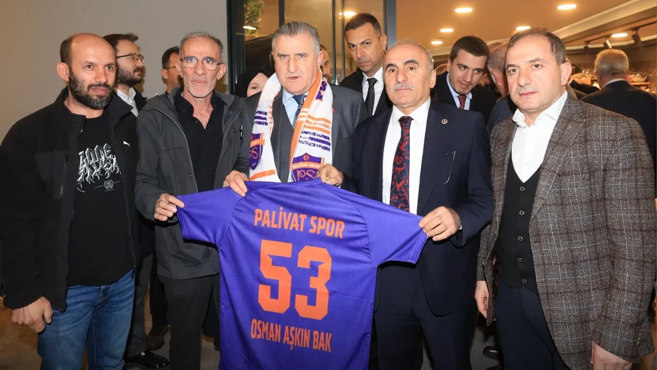 Bakan Bak, Palivatspor Yönetimini Kabul Etti