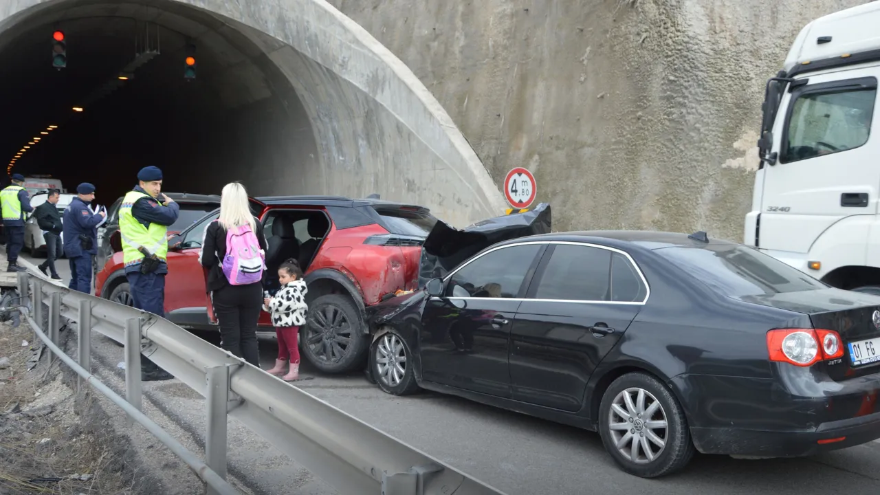 Samsun'da 6 aracın karıştığı kazada bir kişi yaralandı