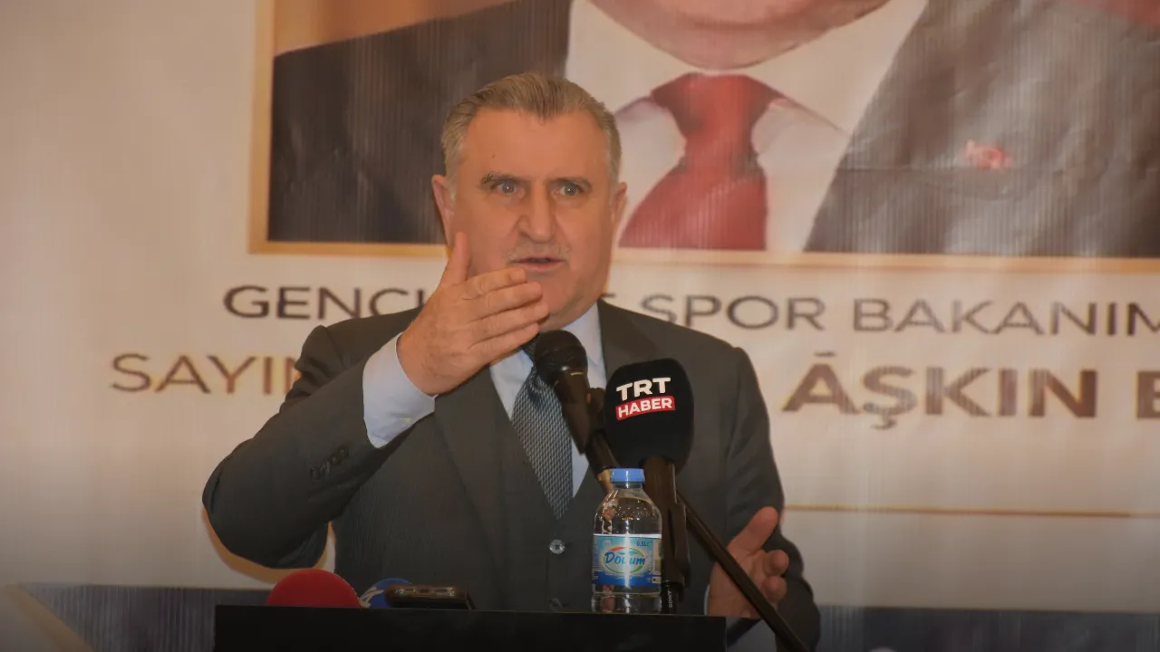 Gençlik ve Spor Bakanı Bak, Artvin'de iftar programına katıldı