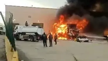 Sınırda korkutan patlama: Tır küle döndü