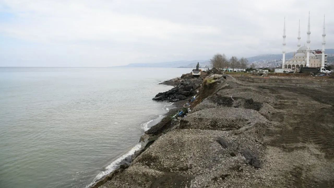 Trabzon Büyükşehir Belediye Başkanı Genç, Akçaabat'taki projeleri inceledi
