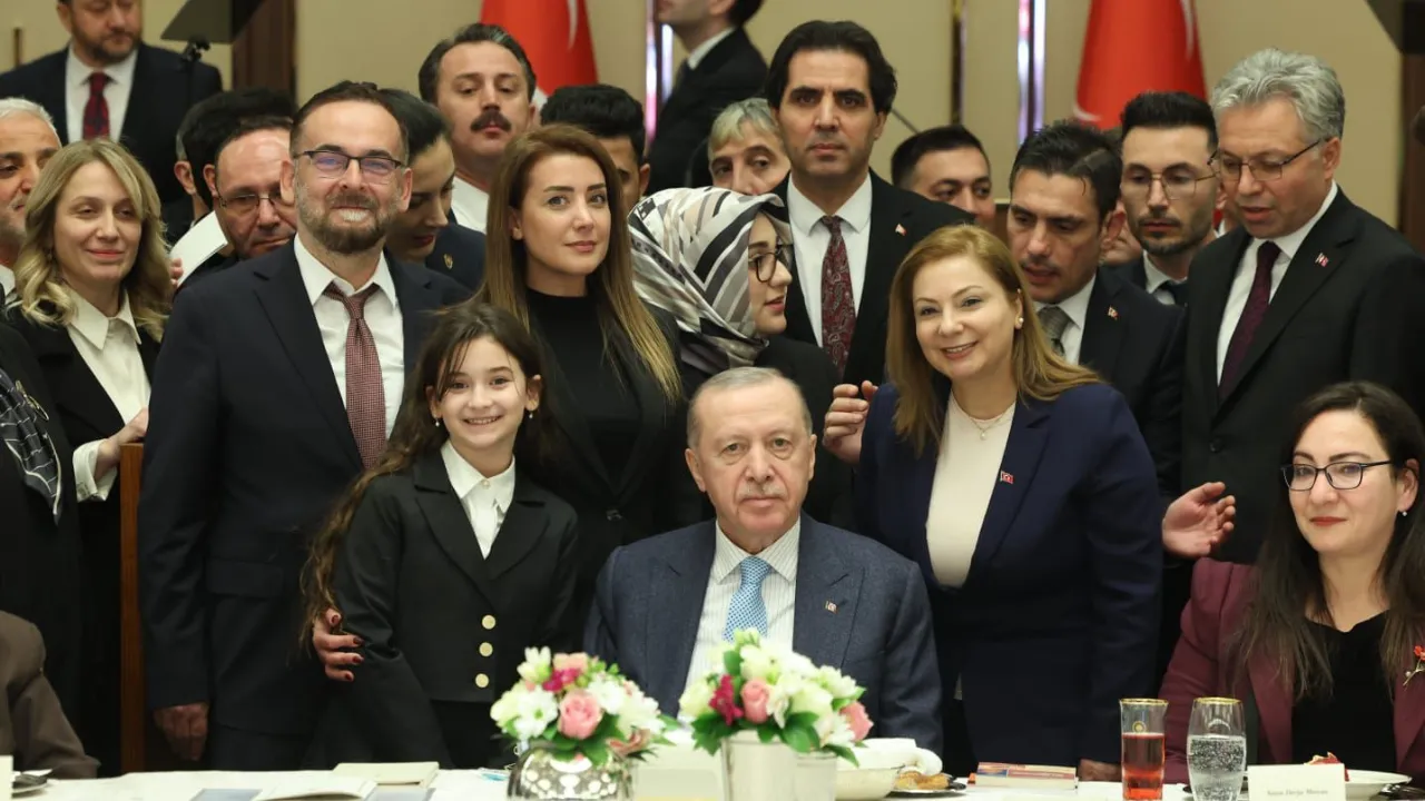 Dünya matematik şampiyonu Lina, Cumhurbaşkanı Erdoğan'dan 23 Nisan’da koltuğuna oturmayı istemiş