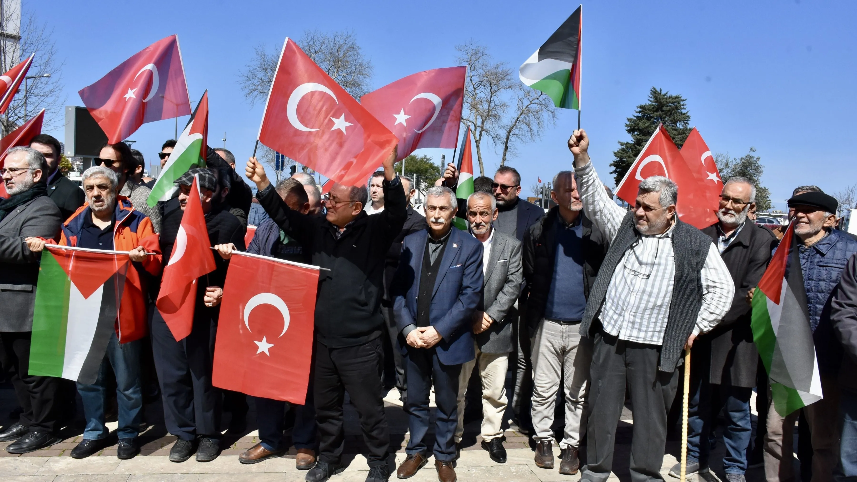 Trabzon, Ordu ve Giresun'da İsrail'in Gazze'ye yönelik saldırıları protesto edildi