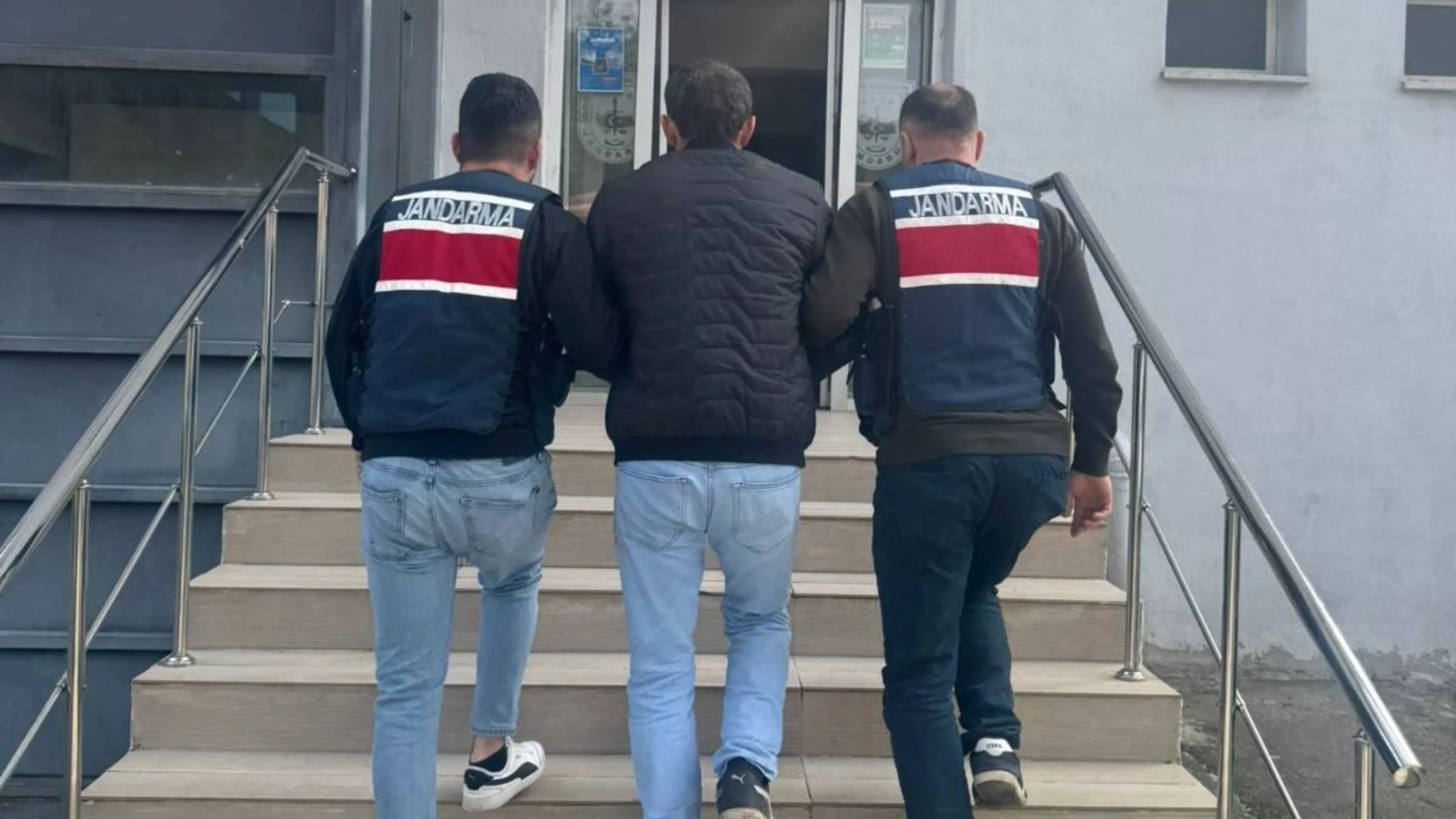 Samsun'da 22 yıl 11 ay hapis cezası bulunan hükümlü yakalandı