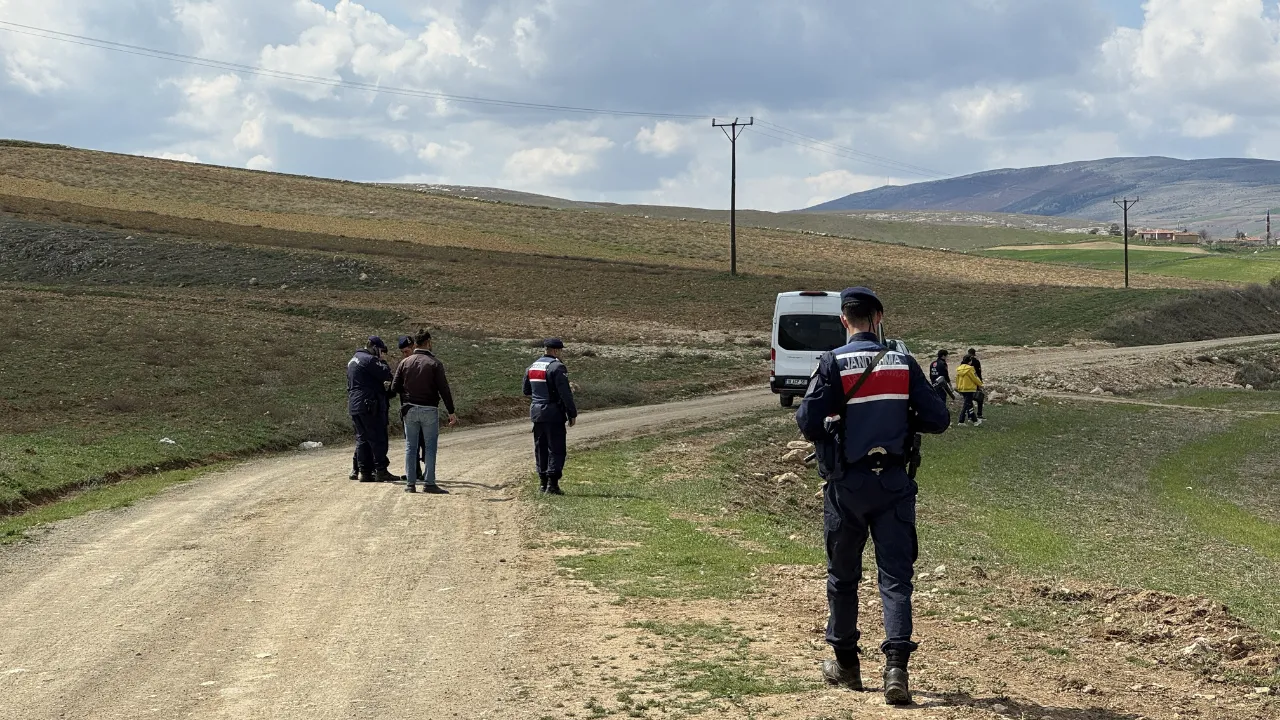 Komşuları tarafından silahla vurulan baba ve oğlu hayatını kaybetti