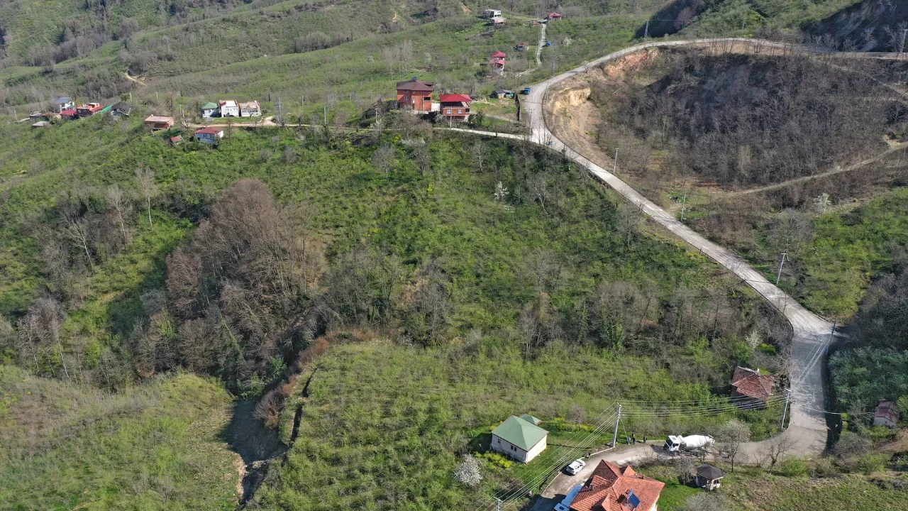 25 yıllık yol sorunu çözüme kavuşturuluyor