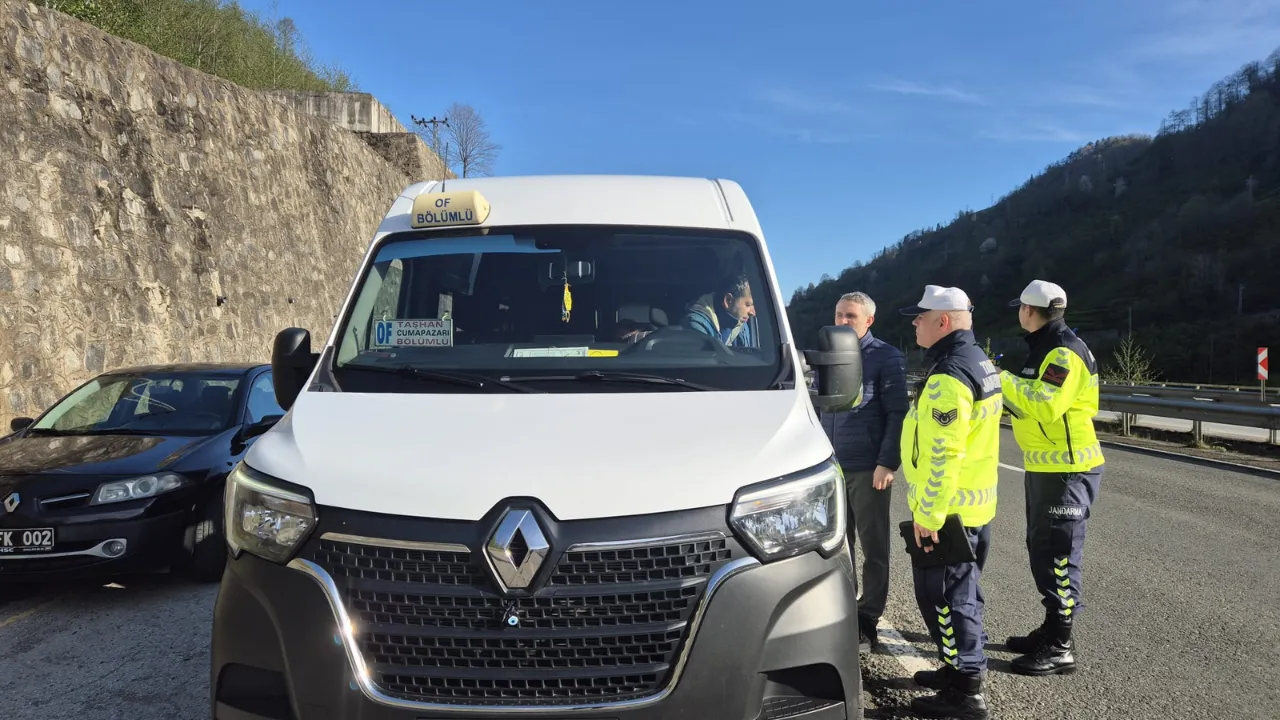 Of'ta öğrenci servisleri denetlendi