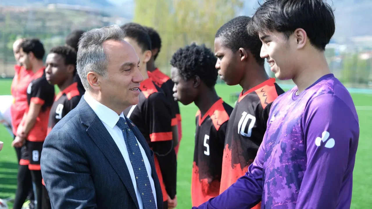 Rektör Yılmaz'dan Filistin'e destek turnuvasına katılım