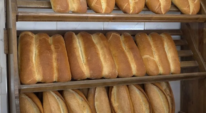 Rize'ye özgü 'baston ekmeği' diğer ekmeklere göre daha yavaş bayatlıyor